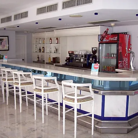 Hotel Ele La Perla 3*